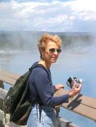 Ann Barbara snapping the mists of a Yellowstone thermal area.Frontal view.Patience, this 347&times;260 image (55 KB) may take a while to load.