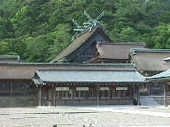 Shrine building behind the oracle building.
